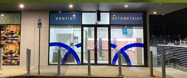 The Optiplex shopfront beside the dentist at Central South Morang